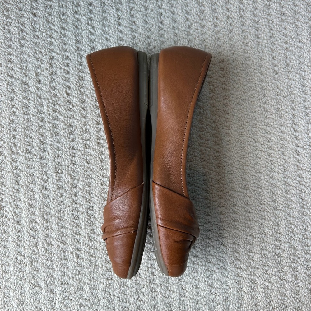 Earth Origins Tan Knotted Leather Ballet Flats - Picture 5 of 12